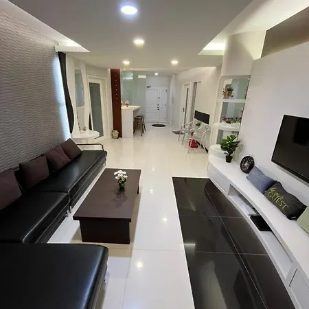 Riverbank Suites 805 Kuching Exterior photo