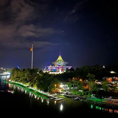 Riverbank Suites 805 Kuching Exterior photo